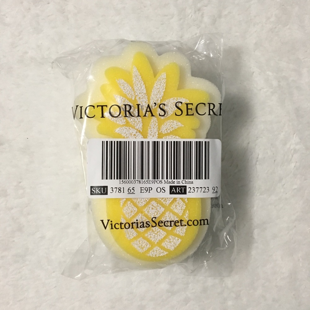 Victoria’s Secret PINK Loofa/Sponge - Pineapple